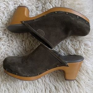 Vintage suede clogs slides with shearling